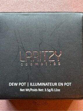 Laritzy Cosmetics Dew Pot Highlighter
